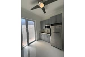 8819 Nw 169th Ter Efficiency, Miami Lakes