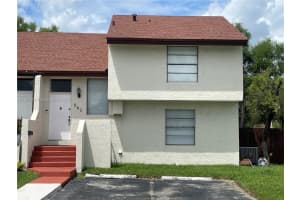562 Nw 98th Ct 562, Miami