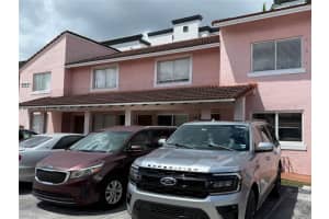 8023 Lake Dr 204, Doral