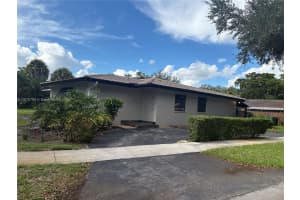 15461 Turnbull Dr 15461, Miami Lakes