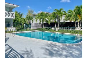 35 Edgewater Dr 103, Coral Gables