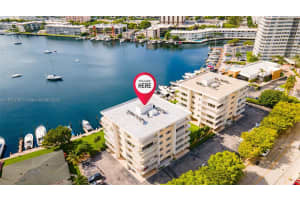 126 Golden Isles Dr 34a, Hallandale Beach