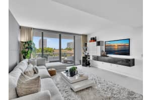 2950 Ne 188th St 312, Aventura