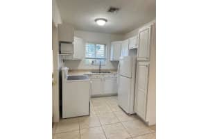 6840 Cody St, Hollywood