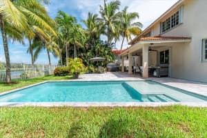 2547 Hunters Run Way, Weston