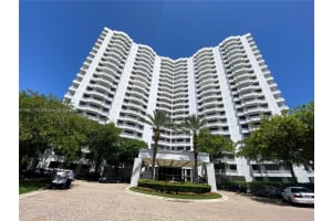 3300 Ne 192nd St 705, Aventura