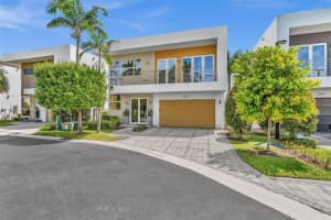 9870 Nw 74th Ter, Doral
