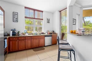 3001 Ne 185th St 135, Aventura