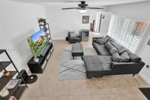 9112b Sw 20th St, Davie