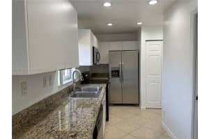 324 Ne 3rd St E, Hallandale Beach
