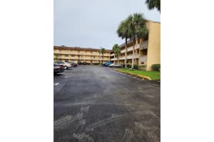 5750 Nw 64th Ave 303, Tamarac