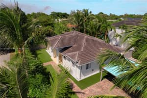 6495 Sw 83rd St, Miami