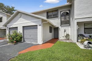 388 Nw 103rd Ter 388, Pembroke Pines