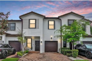 136 Sw 185th Way, Pembroke Pines