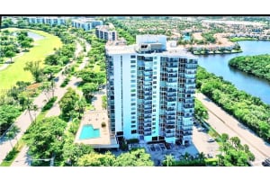 3375 N Country Club Dr 701, Aventura