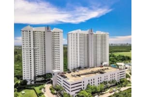 15051 Royal Oaks Ln 1401, North Miami