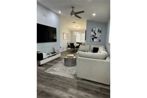 2298 Nw 78th Ave 201, Pembroke Pines