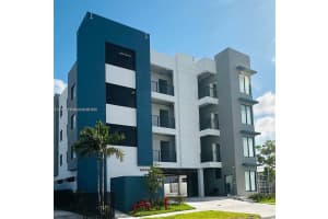 1091 E 17th St 302, Hialeah