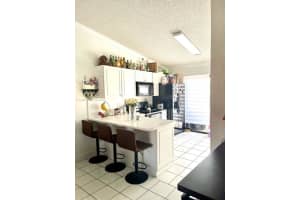 7762 W 29th Way 201, Hialeah
