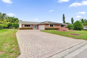 680 Nw 100th Ln, Coral Springs