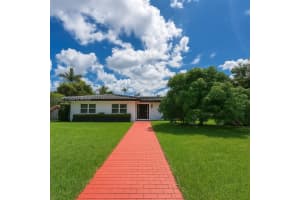 201 Calle Grande Dr, Hollywood