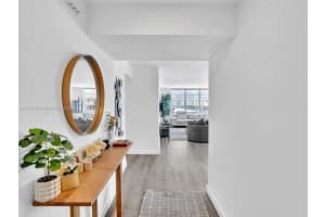 2780 Ne 183rd St 302, Aventura