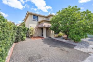 5259 Nw 186th Ln, Miami Gardens