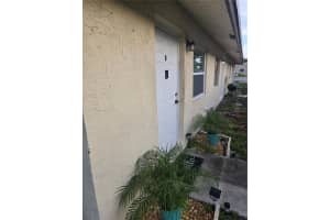 2450 Jackson St B, Hollywood