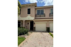 297 Las Brisas Cir, Sunrise
