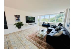 8233 Harding Ave 309, Miami Beach