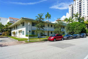 260 Navarre Ave 4, Coral Gables