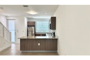 519 Ne 121st St 519, North Miami