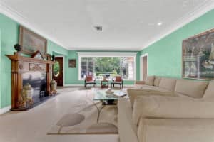 990 Ne 94th St, Miami Shores