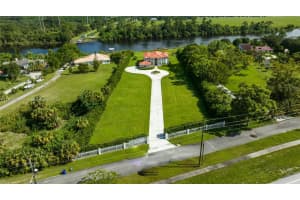 6152 Sw Banks St, Palm City