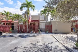 1281 W Fairway Rd 1281, Pembroke Pines