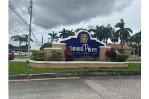 1400 W Lacosta Dr W, Pembroke Pines