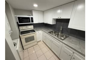 10000 Nw 80th Ct 2345, Hialeah Gardens