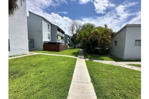 1725 W 60th St F307, Hialeah