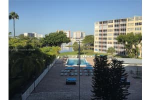 1750 Ne 191st St 418-3, Miami