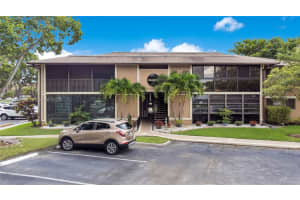 7745 Ashmont Cir 207, Tamarac