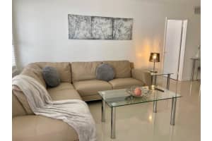 5225 Collins Ave 515, Miami Beach
