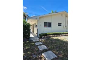 216 Sw 9th St 2, Hallandale Beach