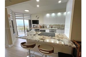 20191 E Country Club Dr 1903, Aventura