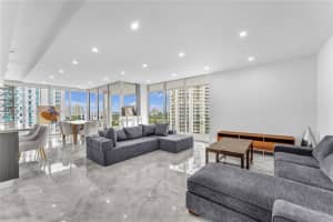 19355 Turnberry Way 14d, Aventura