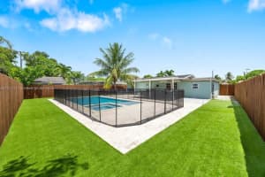 4313 Sw 50th St, Dania Beach 4313 Sw 50th St, Dania Beach