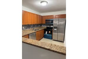 6130 W 19th Ave 301, Hialeah