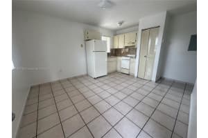 290 E 7th St 201, Hialeah