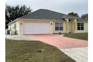 830 Ne 10, Cape Coral