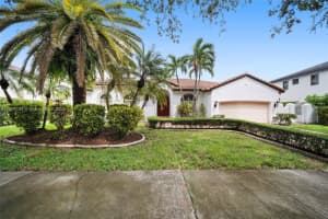 7841 Nw 169th Ter, Miami Lakes
