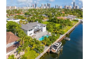 461 Poinciana Dr, Hallandale Beach